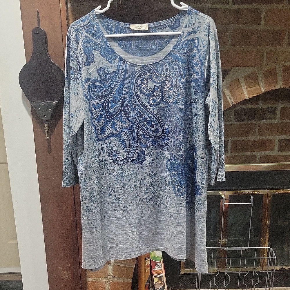 Stylish Blue Paisley Long Sleeve Top